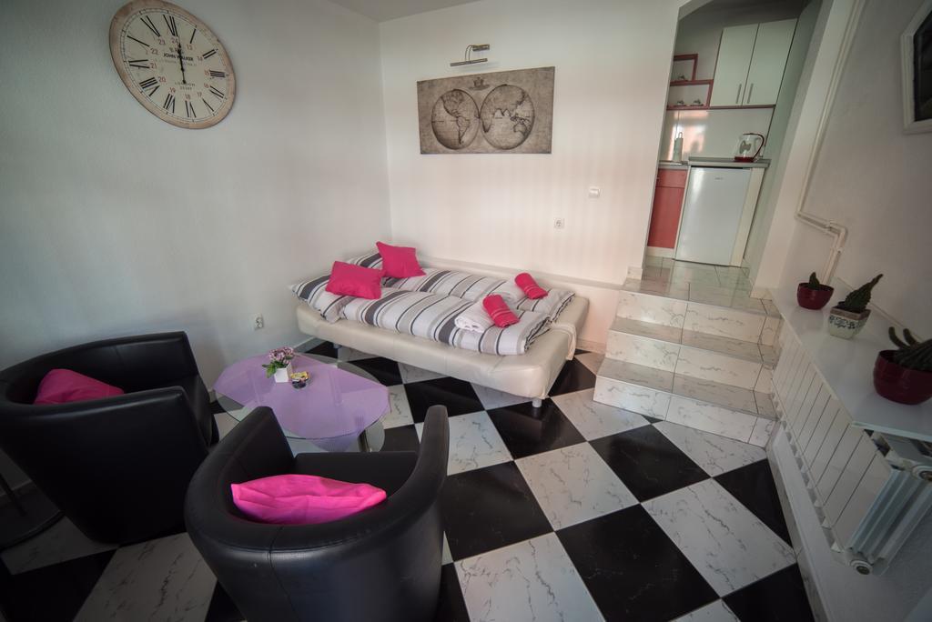 טוזלה Apartman Hitno מראה חיצוני תמונה
