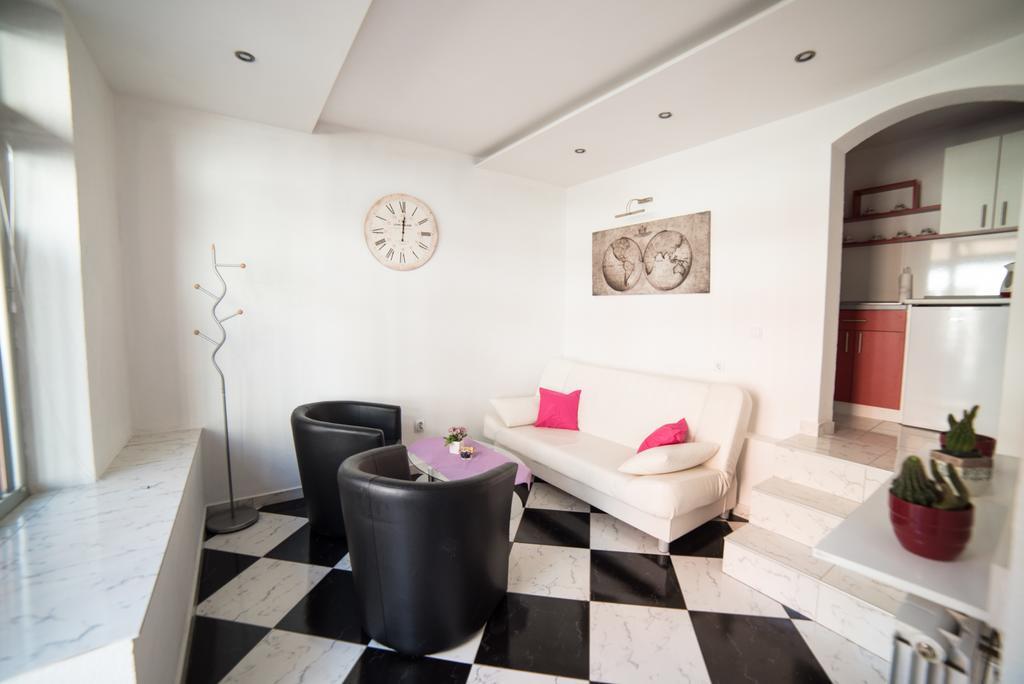 טוזלה Apartman Hitno מראה חיצוני תמונה